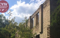 В Киеве ребенок упал с заброшенного недостроя