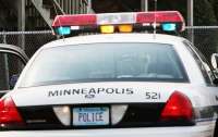 Машина въехала в толпу протестующих в Миннеаполисе