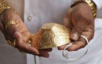 Ювелиры Израиля начали разработку медицинской маски из золота с бриллиантами