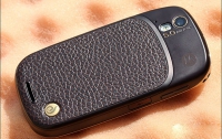 Motorola начала продажи Android-смартфона с кожаной отделкой