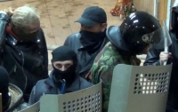 Защитники «Донецкой республики» покинули горсовет в Енакиево 	
