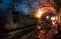 Спасатели до сих пор не могут найти горняков в затопленной шахте на Луганщине