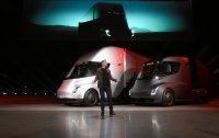 В Лос-Анджелесе презентовали электрический грузовик Tesla