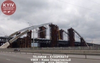Подросток сорвался с Подольско-Воскресенского моста в Киеве