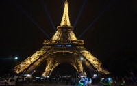 Эйфелеву башню закрыли из-за бури