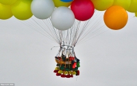 Американец пытался перелететь Атлантику на воздушных шариках (ФОТО)