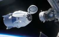 Корабль Crew Dragon с четырьмя астронавтами вернулся на Землю