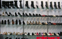В Украине китайскую обувь перестали продавать на базарах