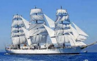 Командующего ВМС Аргентины отправили в отставку из-за… парусника