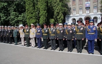Офицеры и генералы отгуляли выпускной (ФОТО)