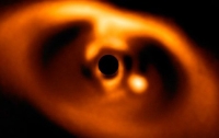 Астрономы впервые сфотографировали рождение планеты