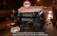 В Киеве произошло разрушительное ДТП с пострадавшими