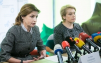 Марина Порошенко та Лілія Гриневич презентували і передали ноутбуки для інклюзивних шкіл Запорізької області