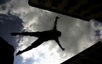 Несовершеннолетний парень выпрыгнул из многоэтажки на Днепропетровщине