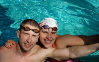 Клочкова и Силантьев научили плавать 3000 детей