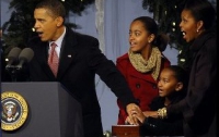 Барак Обама зажег рождественскую елку