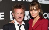 Шон Пенн тайно женился на молодой австралийской актрисе