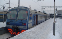 Сильных морозов уже не выдерживают простые электрички (ВИДЕО)