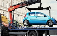 Эвакуация по-киевски: в столице будут убирать незаконно припаркованные авто