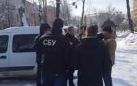 Разоблачили на взятке: В Черновцах задержали помощника судьи