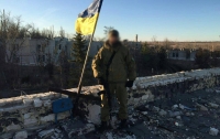 Украинский разведчик получил ранение во время столкновения с боевиками