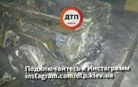 В Киеве неизвестные подожгли автомобиль
