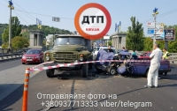 Масштабное ДТП в Киеве: набитое оружием авто влетело в грузовик