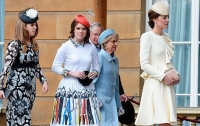 СМИ: принцессы Йоркские позавидовали платью Кейт