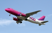В самолет Wizz Air ударила молния