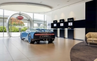 Bugatti открыла в Дубае свой самый большой шоу-рум